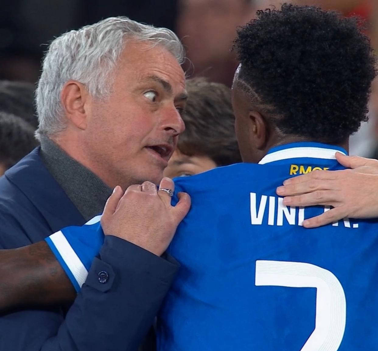 穆里尼奥引发热议!不偏袒弟子巧妙转移焦点,呼吁下一场全力以赴