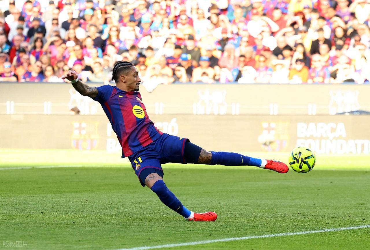 随着瓦伦西亚1-2,巴萨3-0,西甲最新积分榜出炉:皇马从榜首滑落